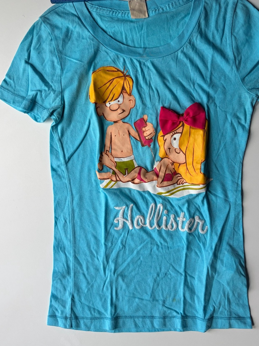 Vintage Hollister Turquoise Blue Graphic Short Sleeve Tee with Pink Accent